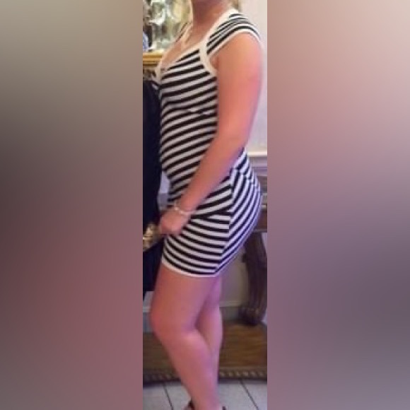 Guess Bodycon Dress Black and White - Picture 2 of 6